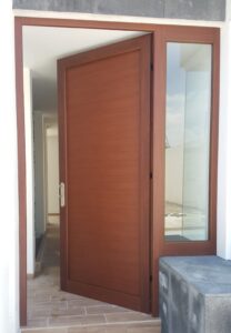 puerta de aluminio entrada principal imitación madera